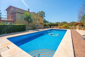 Amplio Chalet independiente con piscina photo 0