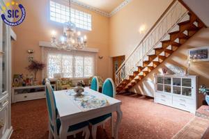 Amplio Chalet independiente con piscina photo 0