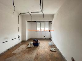 REF 4192 PISO 3 DORM. PARA REFORMAR CON ANEXO TRASTERO GRANDE ( VIGO ) photo 0