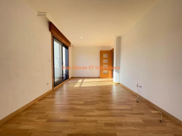 REF 4234 PISO 2 DORM. LUMINOSO CON GARAJE Y TRASTERO ( O PORRIÑO ) photo 0