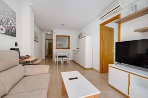 Apartamento de dos dormitorios a 200 metros de la playa de los locos photo 0