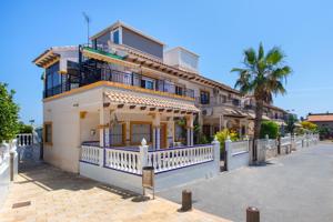 Acogedor bungalow primera planta en Punta Prima, a Pocos Minutos de la Playa photo 0
