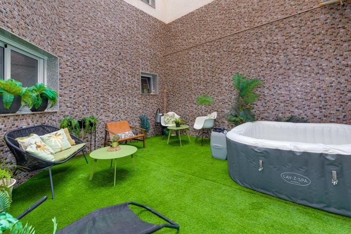 EXCLUSIVA VIVIENDA DE 250M2 EN DOS PLANTAS, CENTRICA Y A 200M DE LA PLAYA DEL CURA photo 0