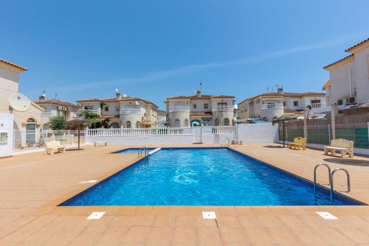 Acogedor adosado en Aguas Nuevas– orientación sur y con piscina comunitaria photo 0