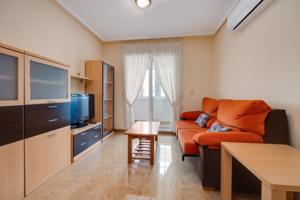 Apartamento de dos dormitorios, piscina y garaje en Torrevieja photo 0