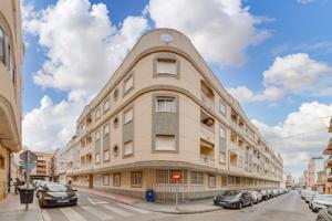 Apartamento en venta en Torrevieja. photo 0