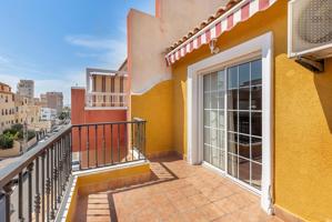 Ático de dos dormitorios con terraza orientación sur photo 0