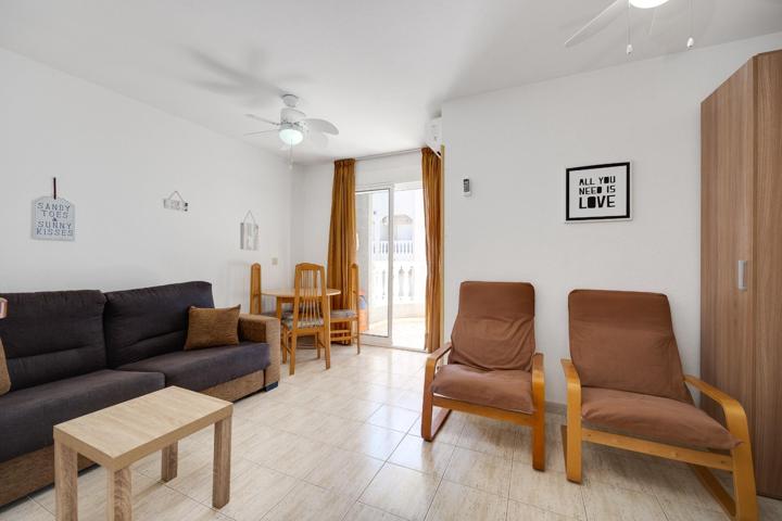 Apartamento de 2 dormitorios con piscina comunitaria a 600 metros de la playa del Cura photo 0