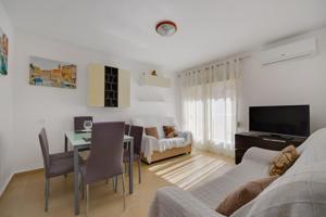 Apartamento de tres dormitorios en zona céntrica de Torrevieja photo 0