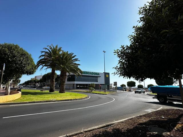 Local en venta en El Doctoral – 100 m2 en venta o alquiler - APTO PARA LA RIC photo 0