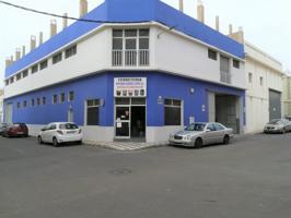 Edificio de 900 m² construidos con ubicación estratégica y múltiples posibilidades photo 0