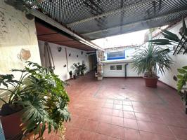 Si buscas una casa amplia, cómoda y por la zona del Centro Comercial Atlántico photo 0