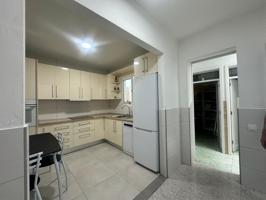 ¡Oportunidad única para familias! Casa espaciosa en el pueblo del Cruce de Arinaga  con todas las comodidades . photo 0