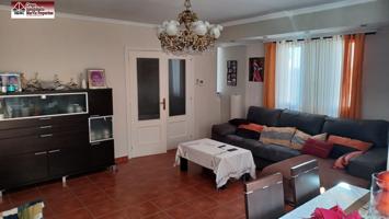 Se alquila espaciosa casa en Benidorm, ubicada en la zona Rincon de Loix photo 0