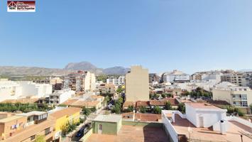 Increíble Ático Exclusivo en Benidorm: Vive el Sueño Mediterráneo photo 0