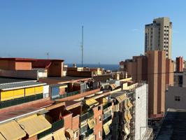 Ático en Venta en el Centro de Benidorm, con Amplia Terraza y Cerca de la Playa photo 0