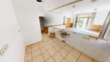 Local Comercial en Venta con Potencial para Cambio de Uso en Benidorm, Zona Nuevos Juzgados photo 0