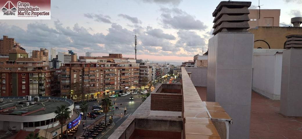 AMPLIO PISO EN BENIDORM CON TRES DORMITORIOS Y DOS BAÑOS photo 0