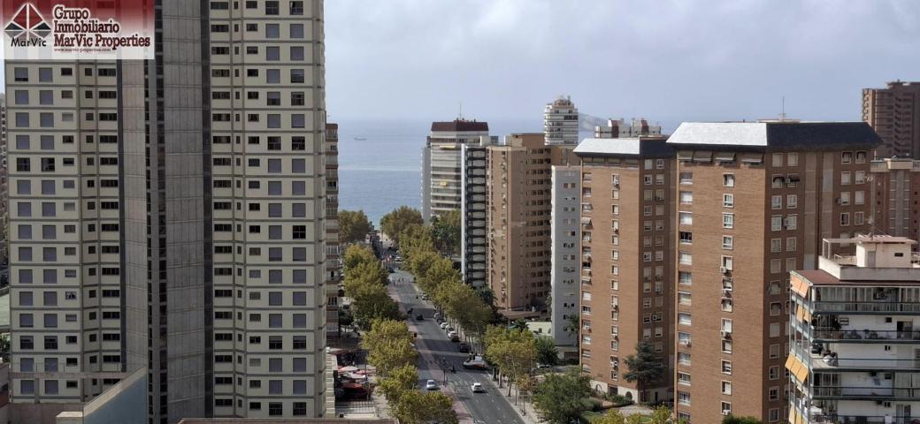 Oportunidad Única en Benidorm: Piso en Urbanización Tranquila con Vistas al Mar photo 0