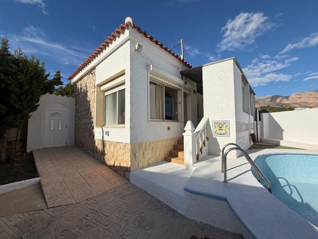 Amplia vivienda con estudio en parcela de ensueño photo 0