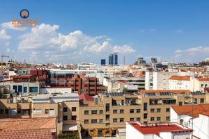 Apartamento exterior con vistas privilegiadas junto a la avenida General Perón photo 0