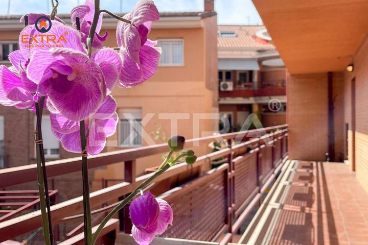 Piso de 2 dormitorios con terraza, para entrar, en el casco histórico. photo 0