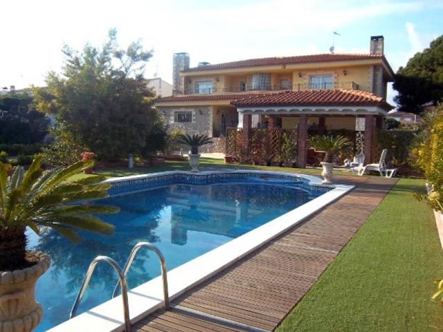 Chalet individual 5 hab. en Vilafortuny. Parcela 1.500 m2. Piscina. photo 0