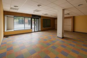 Gran Oportunidad Comercial - Local de 176 m² en el centro de Vilaseca photo 0
