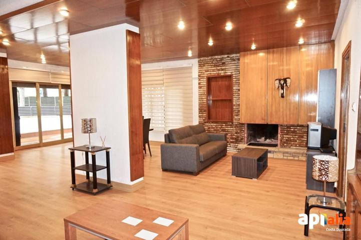 CASA ADOSADA EN SALOU 5 HABITACIONES photo 0