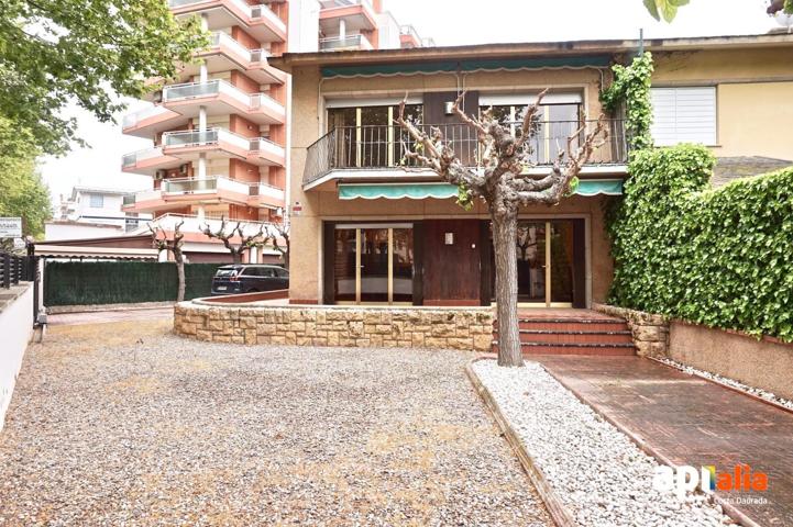 CASA ADOSADA EN SALOU 5 HABITACIONES photo 0