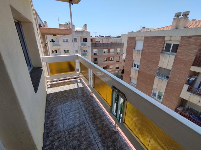 PISO EN CAMBRILS ZONA DE LA ESTACION DE 3 HABITACIONES. photo 0