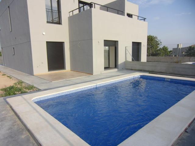 Chalet pareado en Nueva Santa Barbara photo 0