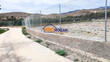 TERRENO EN LAS TRES VILLAS EN ALMERÍA, EXCELENTE PARA NAVES !! 3,600 MTR photo 0