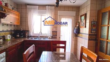OPORTUNIDAD PARA GRANDES FAMILIAS CASA UNIFAMILIAR photo 0