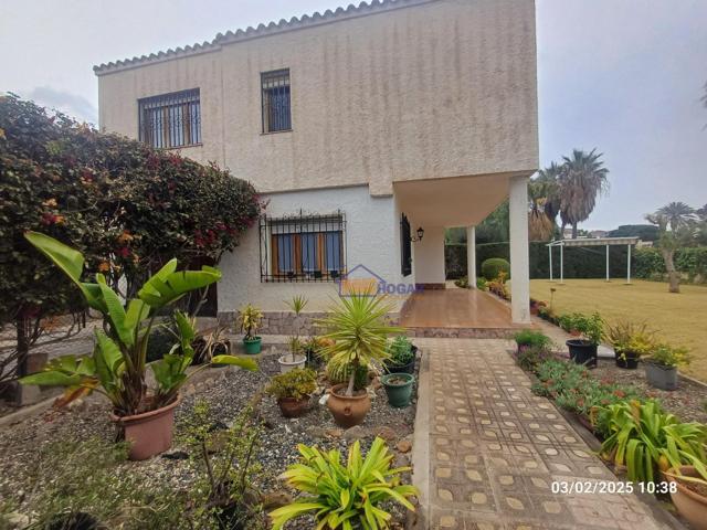 MARAVILLOSO CHALET EN URBANIZACION EN AGUADULCE CON VISTAS AL MAR photo 0