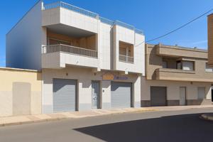 Amplio Adosado en el Corazón de Roquetas de Mar photo 0