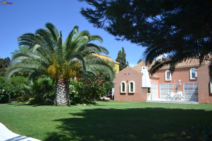 PRECIOSO CHALET, EL LA URBA DE ROQUETAS DE MAR,6 DOR,4 BAÑOS,PISCINA CON ZONAS VERDES photo 0