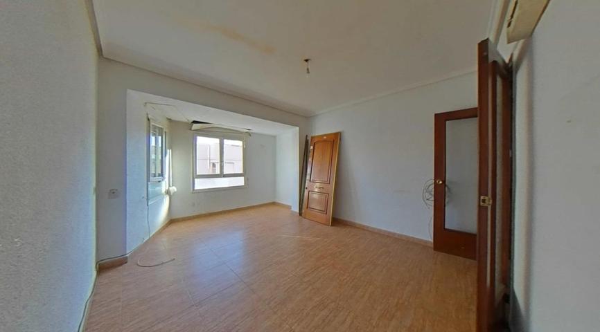 Piso En venta en Centro, Elche photo 0