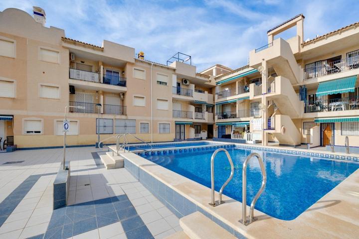 PISO EN TORREVIEJA CON VISTAS AL MAR photo 0
