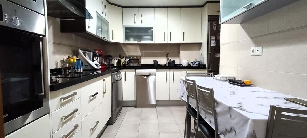 FANTASTICO PISO DE 4 HABITACIONES photo 0