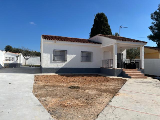 Se alquila chalet SIN MUEBLES en Lliria, Urbanización Vergel de San Miguel, completamente urbanizado photo 0