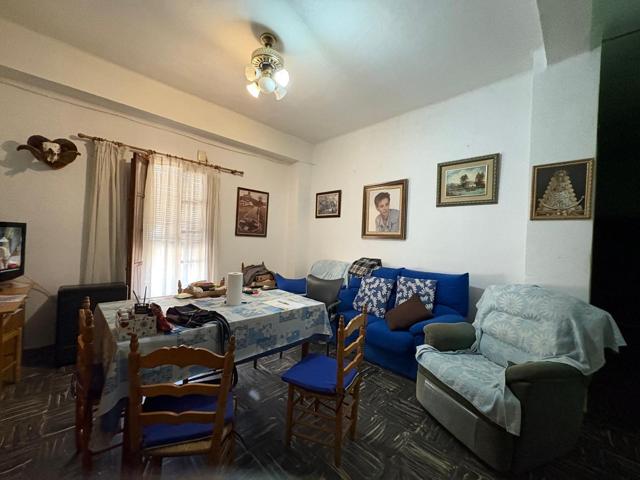 EXCELENTE CASA ESQUINERA EN EL CENTRO DE CHESTE photo 0
