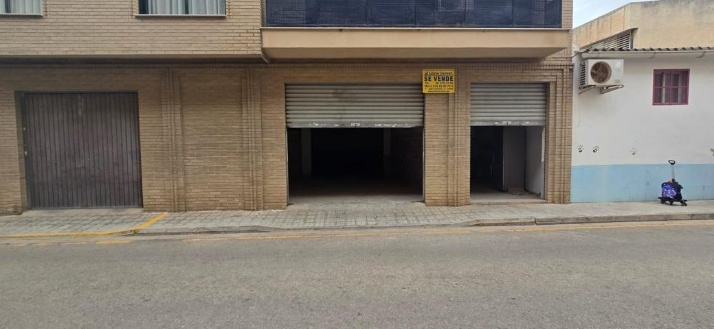 Local Comercial en Venta en Llíria – Zona Colegio Santa photo 0