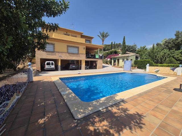 AMPLIA VIVIENDA EN ZONA CONSOLIDADA CON TODOS LOS SERVICIOS. photo 0
