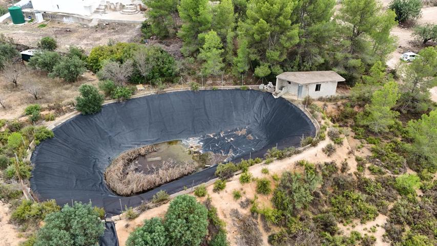 Finca rústica en venta en Llíria – 16.593 m² con agua propia photo 0