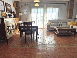 PISO EN VENTA EN BUENA ZONA. CON PAELLERO Y TRASTERO photo 0