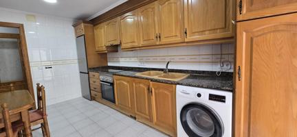 AMPLIO PISO EN LLIRIA. photo 0