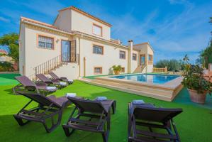 Casa En venta en Garduix, Calpe photo 0