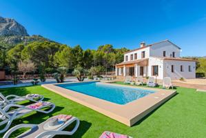 Excepcional Villa con piscina privada situada en Calpe photo 0