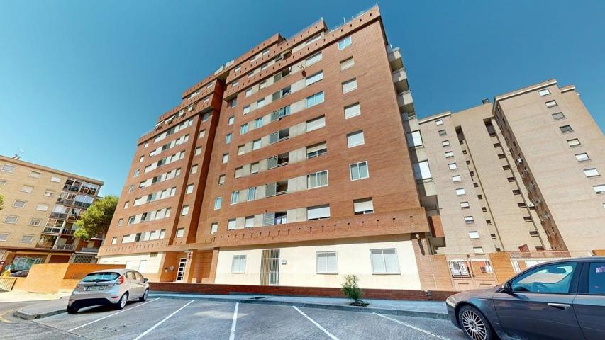 Piso de 86m2 útiles distribuidos en cuatro dormitorios, salón, cocina y dos baños. Trastero. photo 0
